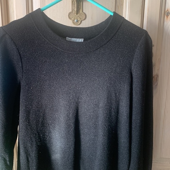 H&m sweater M pleated shoulders &  sparkly material - Picture 6 of 6